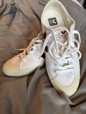 Veja Leather White Black Accents - Size 10